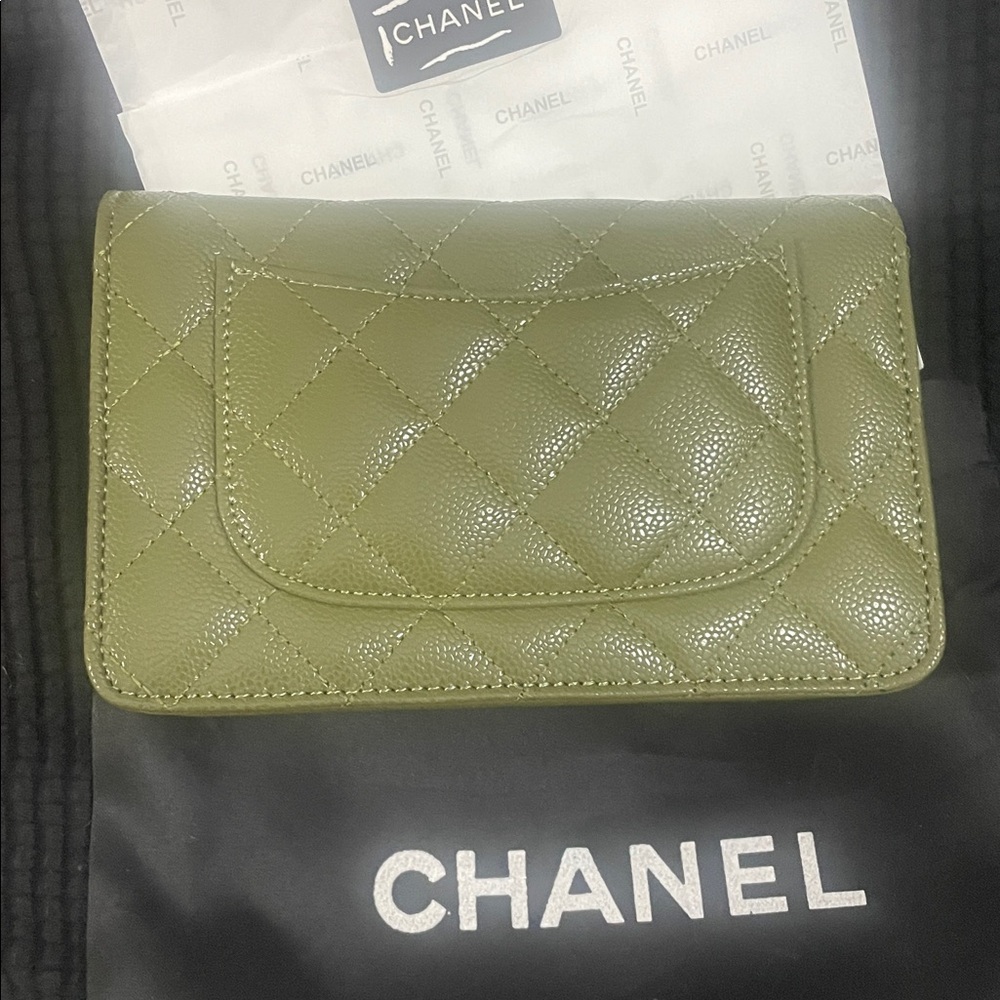 🥑 GREEN, GRAY OR LAVENDER soft quilted Crossbody Bag Wallet on braided chain - Picture 6 of 8